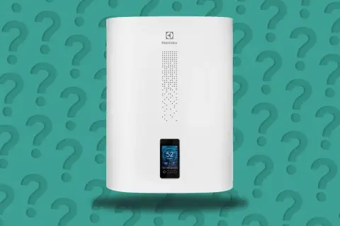 Bojler Electrolux z ekranem pokazującym, ile grzeje się woda w bojlerze: 52 stopnie Celsjusza.