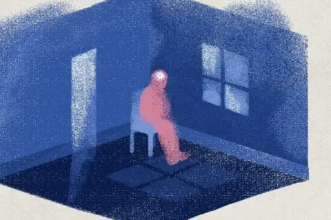 Samotna postać w różowym ubraniu siedzi na krześle w niebieskim pokoju. Światło wpada przez okno i drzwi, ale nie rozprasza mroku. To obraz najbardziej depresyjnego dnia w roku.