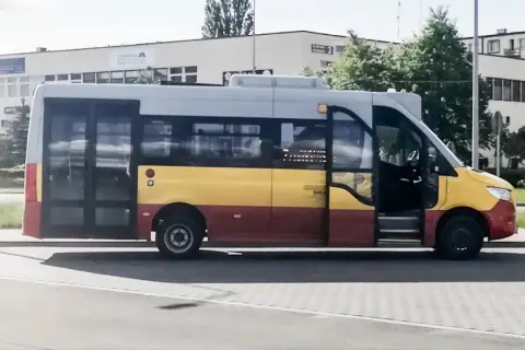 Skąd odjeżdża dar bus w Warszawie? Sprawdź przystanki i lokalizacje