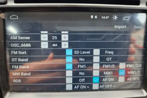 Ustawienia radia w chińskim androidzie: AM Sense 25, OSC_6686 4M. Słaby odbiór radia, ustawienia FM i MW.