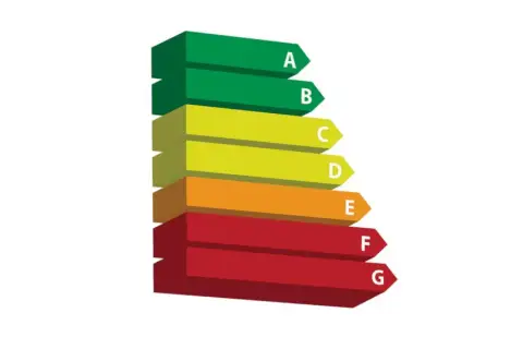 Ile prądu zużywa pociąg? Zaskakujące dane o efektywności energetycznej