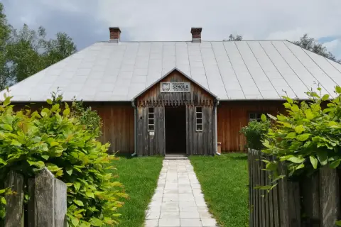 Co to jest skansen? Odkryj fascynujący świat kultury ludowej