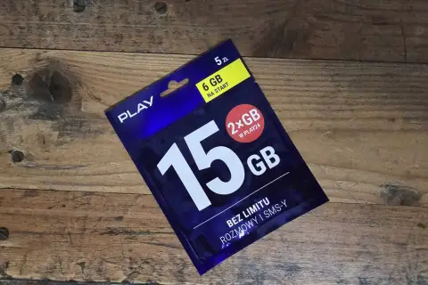 Karta Play na kartę z 15 GB internetu. 6 GB na start i 2x GB w Play24. Bez limitu rozmowy i SMS.