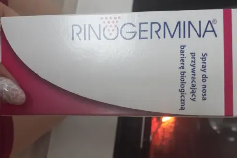 Opakowanie sprayu do nosa Rinogermina, przywracającego barierę biologiczną.