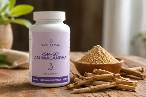 Frasco de KSM-66 Ashwagandha, polvo y raíces. Considerar ashwagandha contraindicaciones antes de su uso.