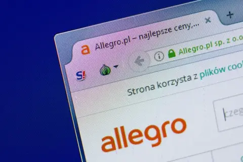 Ekran przeglądarki z widocznym logo Allegro i informacją o ochronie kupujących. Bezpieczne zakupy to podstawa!
