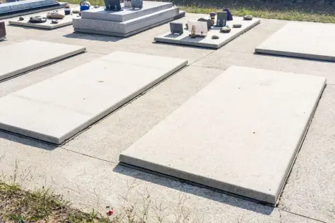 Ile kosztuje miejsce na cmentarzu? Ceny, które mogą zaskoczyć