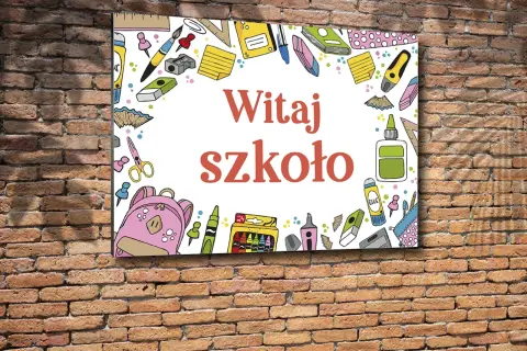 Kolorowe tapety szkolne z napisem "Witaj szkoło" i rysunkami przyborów: plecak, nożyczki, kredki, klej.