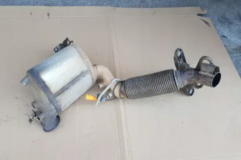 Filtr DPF Knecht, element układu wydechowego, gotowy do montażu.