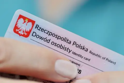 Dowód osobisty Rzeczypospolitej Polskiej. Zastrzeżenie PESEL chroni przed wyłudzeniem kredytu.