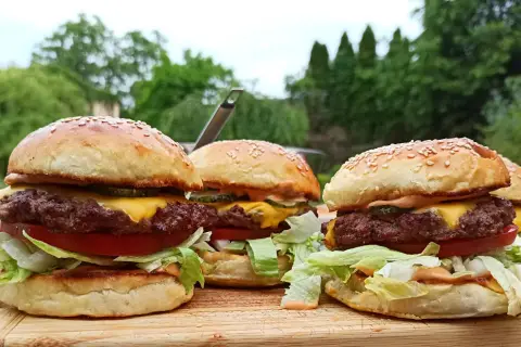Jakie warzywa do burgera? Klasyka i inspiracje dla smaku