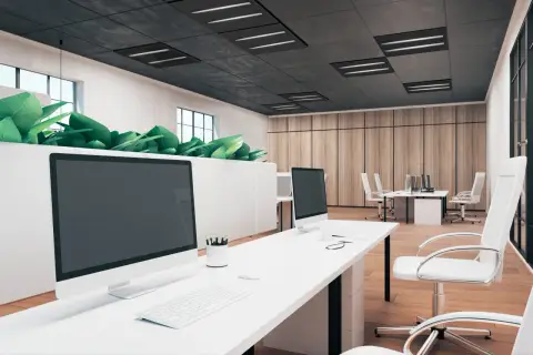 Nowoczesne biuro z zielenią i w-led vs led oświetleniem sufitowym.