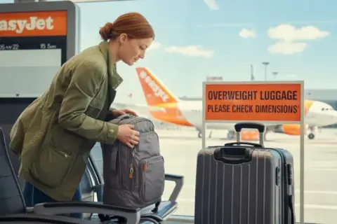 Bagage cabine easyJet 2025 : dimensions, poids, astuces anti-frais.