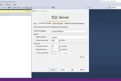 Okno dialogowe "Połącz z serwerem" w SQL Server Management Studio, gdzie ustawiasz parametry połączenia z bazą danych.