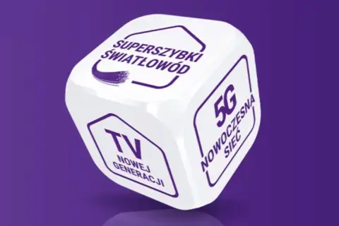 Kostka z napisami "Superszybki światłowód", "TV nowej generacji" i "5G nowoczesna sieć". Idealne oferty Play abonament.