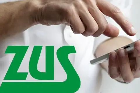 Dłonie korzystają ze smartfona na tle logo ZUS. Możliwość sprawdzenia statusu wniosku o dożywotnią rentę wypadkową.