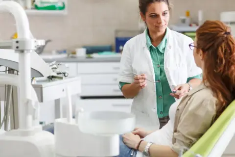 Ile kosztuje znieczulenie u dentysty prywatnie? Sprawdź ceny i typy