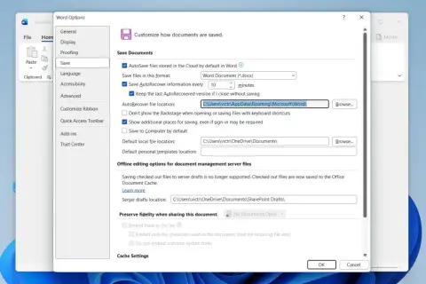 Configuración de Word para recuperar archivo sobreescrito. Se muestra la ruta de autoguardado y la opción de guardar información de Autorecuperación.