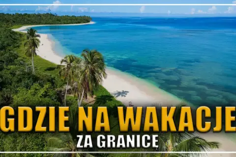 Rajska plaża z palmami i turkusową wodą. Idealne kraje na wakacje za granicę.