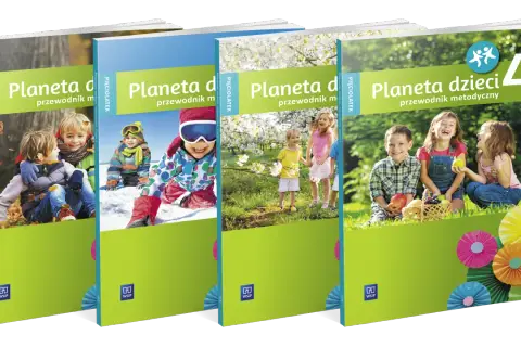 Cztery okładki książek "Planeta dzieci" z wesołymi dziećmi w różnym wieku, w tym dziecko 5 lat, bawiącymi się na tle przyrody.