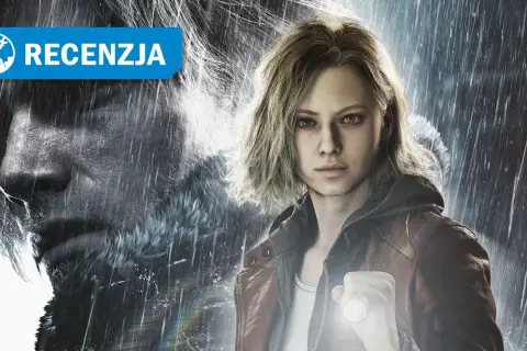 Recenzja Resident Evil Re:Verse na PS5. Młoda kobieta z latarką i mężczyzna w deszczu.