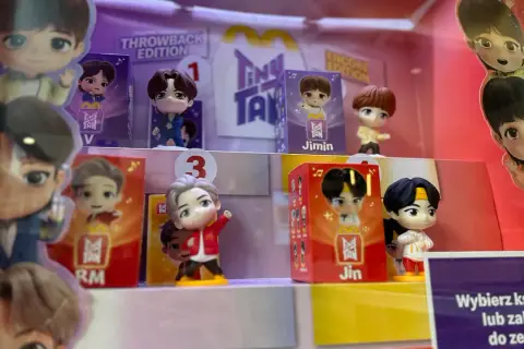 Figurki TinyTAN z McDonald's w Polsce. Kolekcja zabawek z BTS.