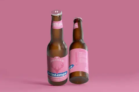 Deux bouteilles de bière artisanale "Printemps" de Volcelest, une blonde légère aux parfums floraux, parfaite pour les beaux jours.