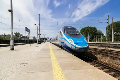 Pendolino Katowice - Kołobrzeg: sprawdź cenę biletu na podróż szybkim pociągiem.
