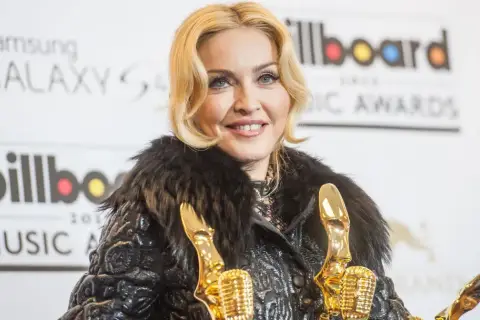 Madonna z nagrodami Billboard Music Awards. Wciąż zachwyca, mimo że ile lat ma Madonna, wciąż jest ikoną muzyki.