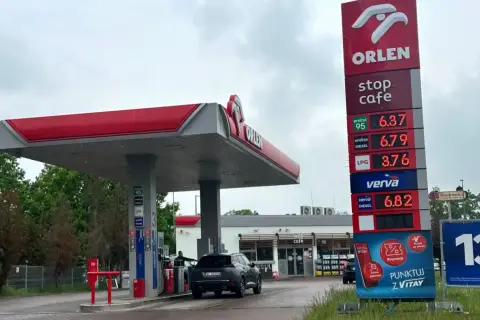 Cena LPG na Orlenie to 3,76 zł. Na tablicy widać też ceny benzyny i diesla.
