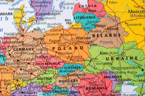 Gdzie leżą Suwałki? Odkryj ich położenie i sąsiedztwo z krajami