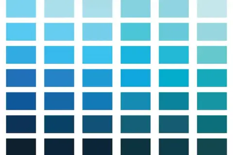 Reihen von blauen Quadraten, die verschiedene blautöne namen zeigen, von hell bis dunkel.