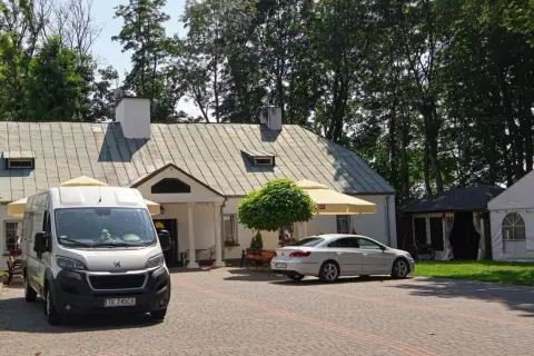 Bobrza dworek: Historia, usługi i wyjątkowe wydarzenia w pięknym otoczeniu