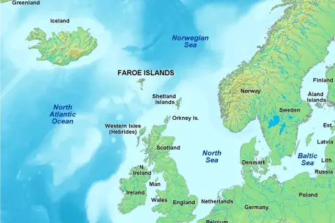 Wyspy Owcze leżą na Morzu Norweskim, między Islandią a Szkocją.
