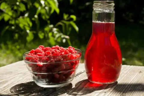 Sok malinowy: Ile cukru na idealny smak i trwałość?