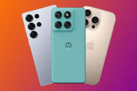 Trzy smartfony: Samsung, Motorola i iPhone, prezentują ranking najlepszych telefonów.