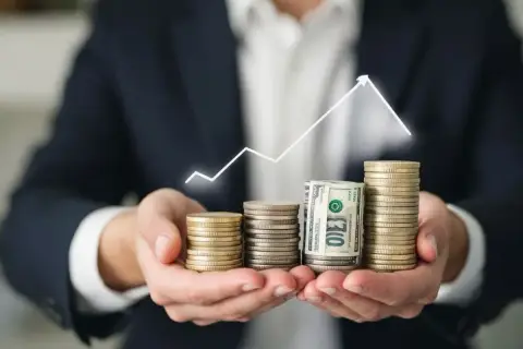 Main tenant demande au notaire une avance sur succession. Des pièces et billets s'empilent, symbolisant la croissance financière.