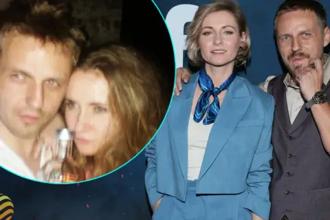 Paweł Domagała z żoną Zuzanną w stylizacjach na niebiesko. W tle widać starsze zdjęcie pary.