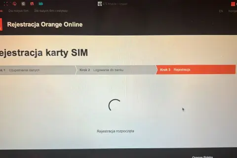 Proces rejestracji karty SIM w Orange Online. Widoczny jest etap "Krok 3 Rejestracja", a poniżej komunikat "Rejestracja rozpoczęta".