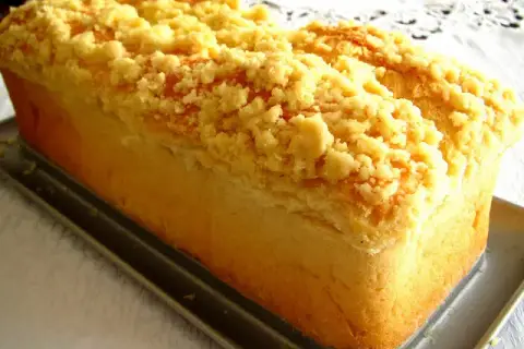 Puszysty placek drożdżowy z kruszonką jak u babci przepis