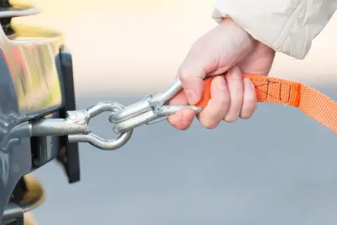 Jak holować auto w Holandii - unikaj błędów i nieprzyjemności
