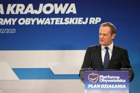 Donald Tusk przemawia na konferencji Platformy Obywatelskiej RP.
