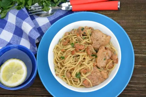Spaghetti po polsku: wyjątkowe przepisy, które zaskoczą Twoich gości