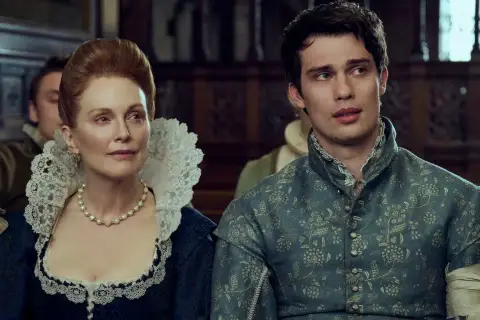 Mary i George w strojach z epoki, ona w perłach i koronkowym kołnierzu, on w ozdobnej kurtce.