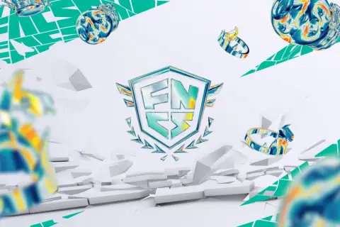 Logo FNCS na tle rozbitej tarczy. Wokół unoszą się kolorowe, abstrakcyjne kształty i pierścienie.