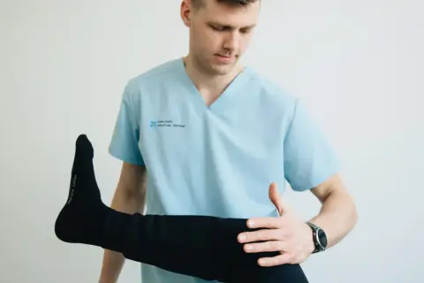 Rehabilitacja w warunkach domowych. Jak szybko zorganizować profesjonalne miejsce opieki?