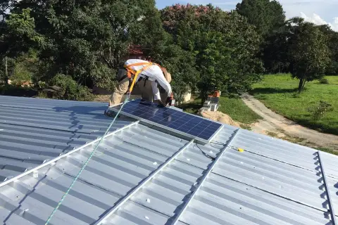 Jak dobrać magazyn energii 10 kW do instalacji fotowoltaicznej? Kluczowe parametry, opłacalność i najczęstsze błędy