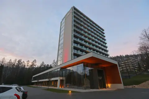 Nowoczesny hotel Pieniny Grand w Szczawnicy. Wiele pozytywnych opinii o tym miejscu.