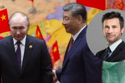 Krzysztof Bosak pyta, dlaczego debata o Chinach i Indiach jest ważniejsza niż o UE. Na tle mapy i flag Chin Putin i Xi Jinping.