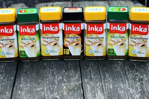 Siedem słoików kawy Inka: bezglutenowa, z błonnikiem i magnezem. Idealna na poranną kawę, jak zrobić Inkę?